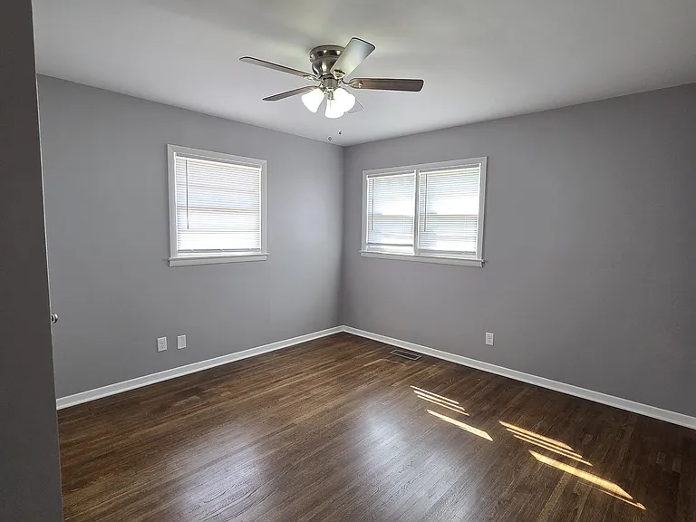 1200 E Beaumont St — Photo 18