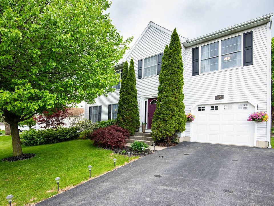 1st image of 228 Revere Dr