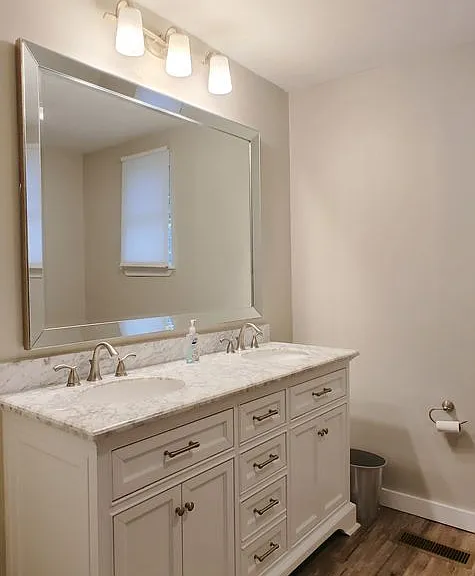 2111 Oak St — Photo 11