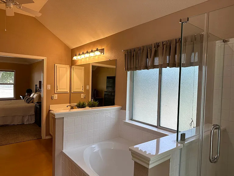 1604 Canyon Oak — Photo 55