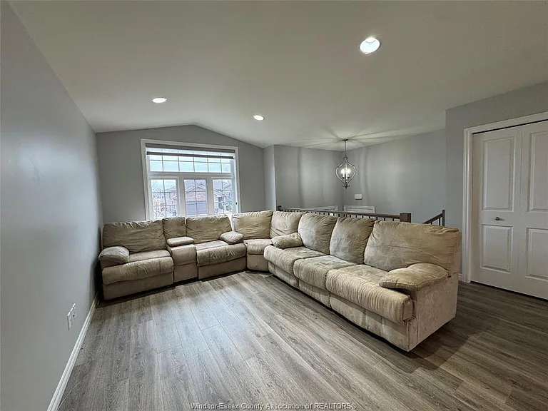 1125 Icewater Ave — Photo 5
