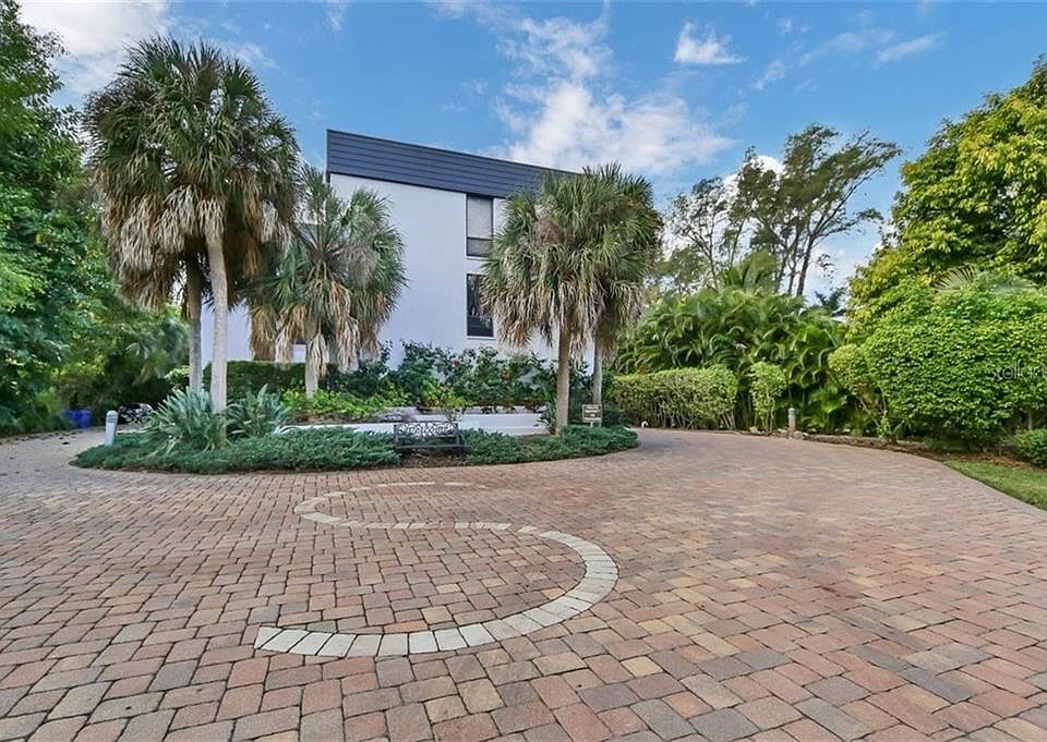 1st image of 5135 Gulf Of Mexico Dr APT 203
