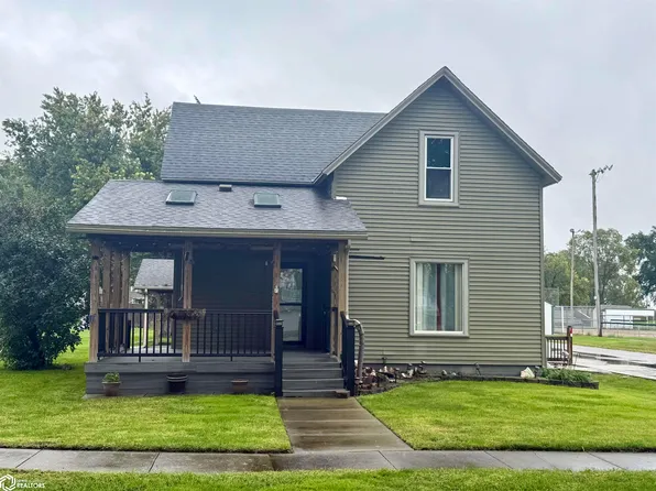 305 13th St S, Grand Junction, IA 50107
