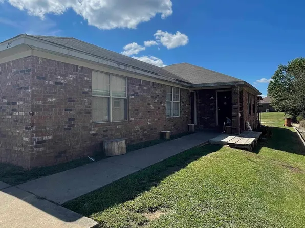 215 S Ash St, Conway, AR 72034