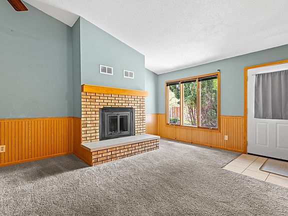 3rd image of 1751 3rd Ave SW