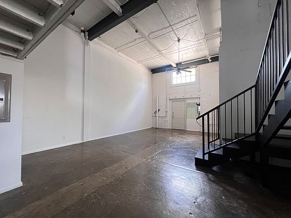5th image of 2501 S Harwood St APT 12