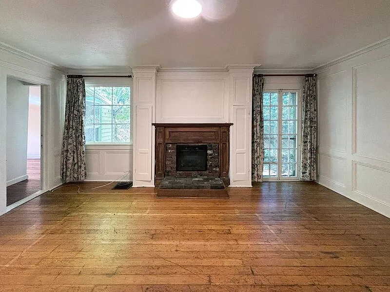 3 bed, 1.5 bath, 1603 sqft, $2,295 — Photo 2