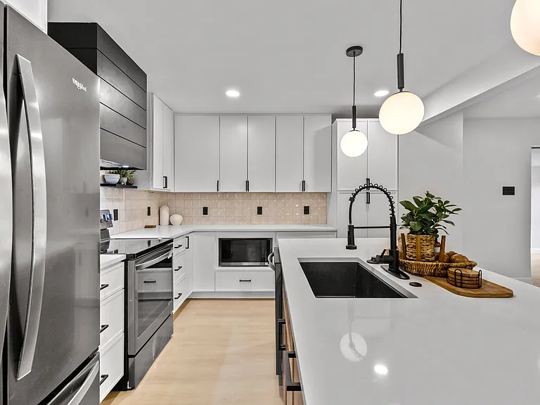 185 Lakeview Dr — Photo 12