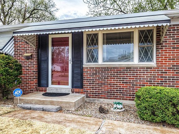 3rd image of 7266 Tannoia Dr