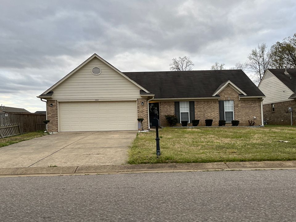 1st image of 1601 Ian Dr