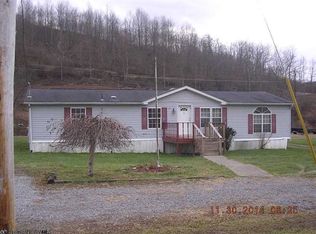 93 Crystal Ln, Bridgeport, WV 26330