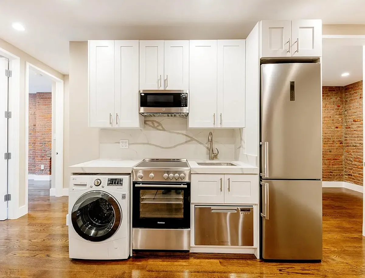 Building Photo - 208 W 20th St #4F