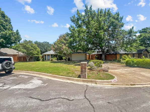 7104 Melissa Ct, Fort Worth, TX 76182