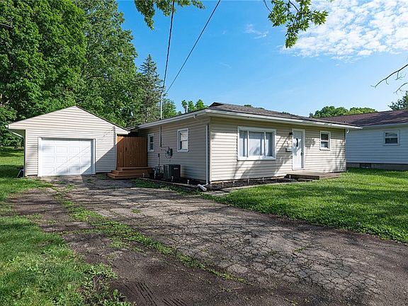 2nd image of 441 Sunnybrook Dr
