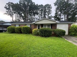 5132 Foxfire Rd, Fayetteville, NC 28303