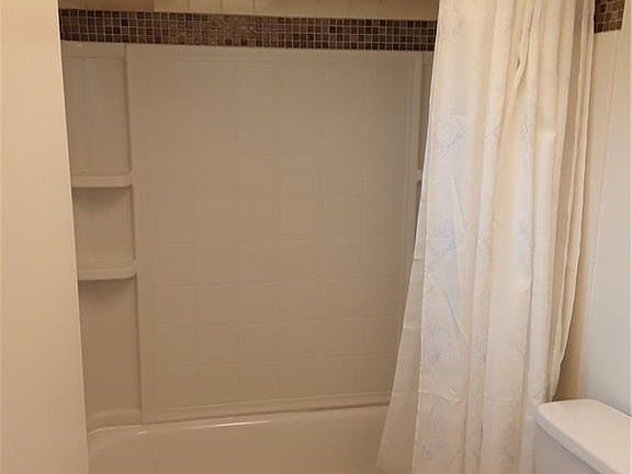 4th image of 4121 SW 8th Pl