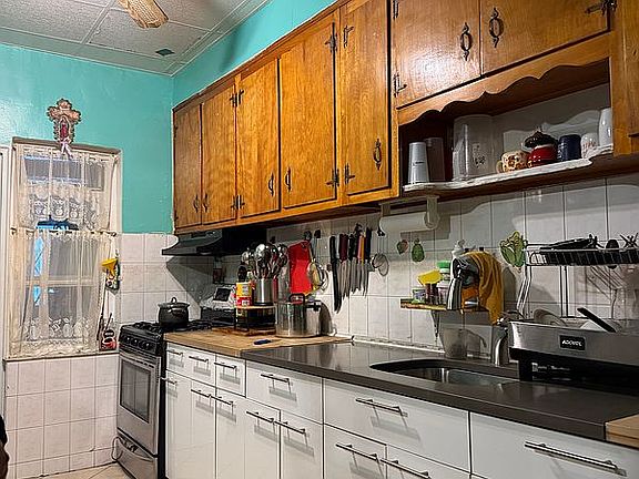 3rd image of 5514 Fort Hamilton Pkwy