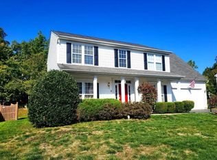 17734 Avenel Ln, Dumfries, VA 22026