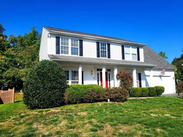 17734 Avenel Ln, Dumfries, VA 22026