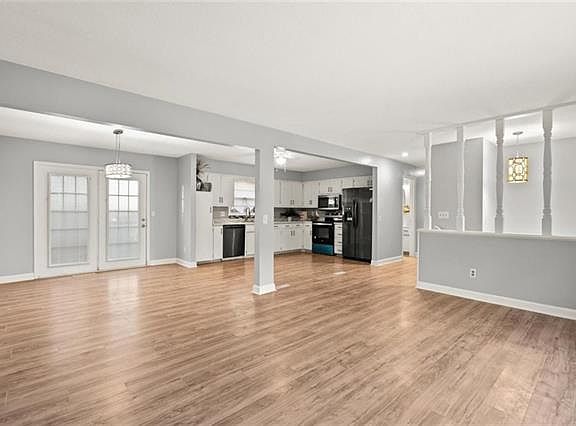 4th image of 11801 E 78th Ter