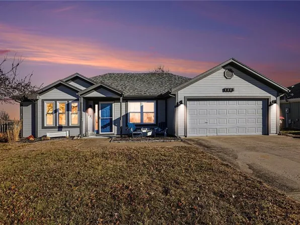 1307 S Huntington Dr, Greenwood, MO 64034