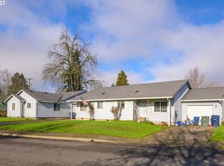 499 S 41st St, Springfield, OR 97478