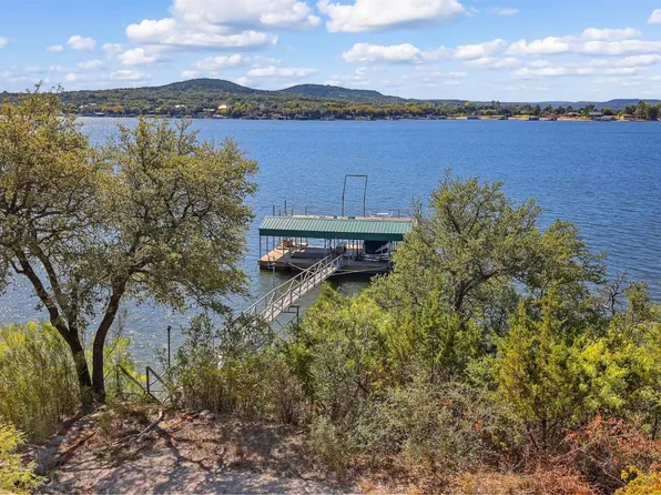 5217 Berry Ln, Graham, TX 76450