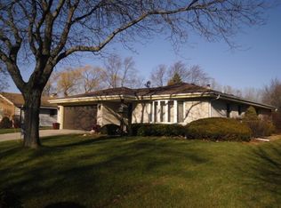 6095 Thorncrest Blvd, Greendale, WI 53129