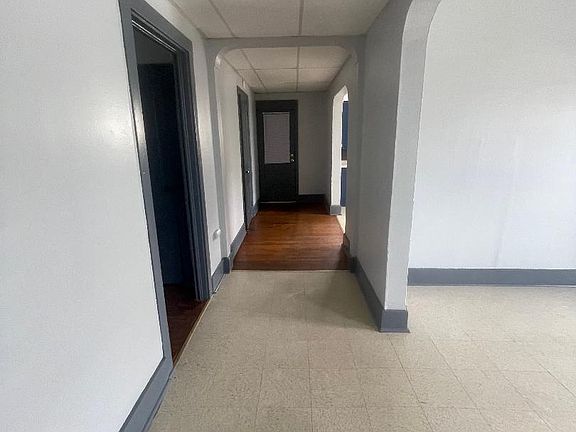 3rd image of 323 Saint Mary St #323