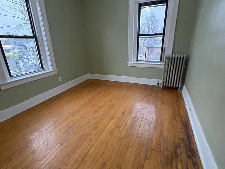 387 4th Ave W #3 — Photo 6