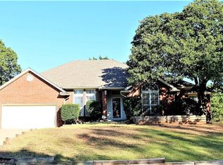 1000 N Creek Dr, Edmond, OK 73034