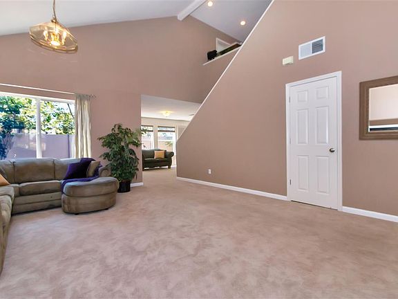 4th image of 4492 Peacock Ct
