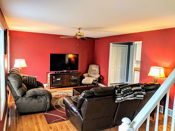 Spacious living room