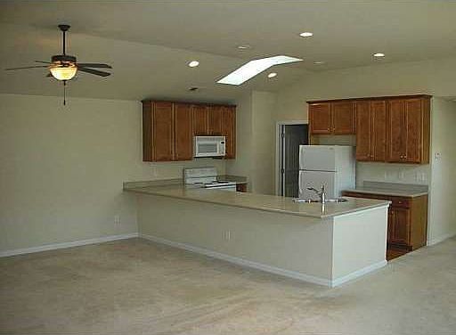 4th image of 521 Arden Close