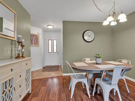 4th image of 387 Wexford Ct #3