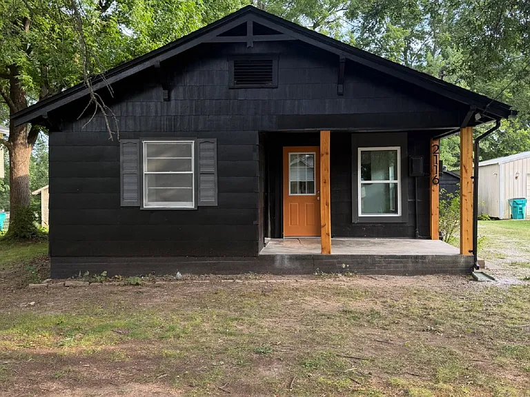 2116 W Elm St — Photo 25