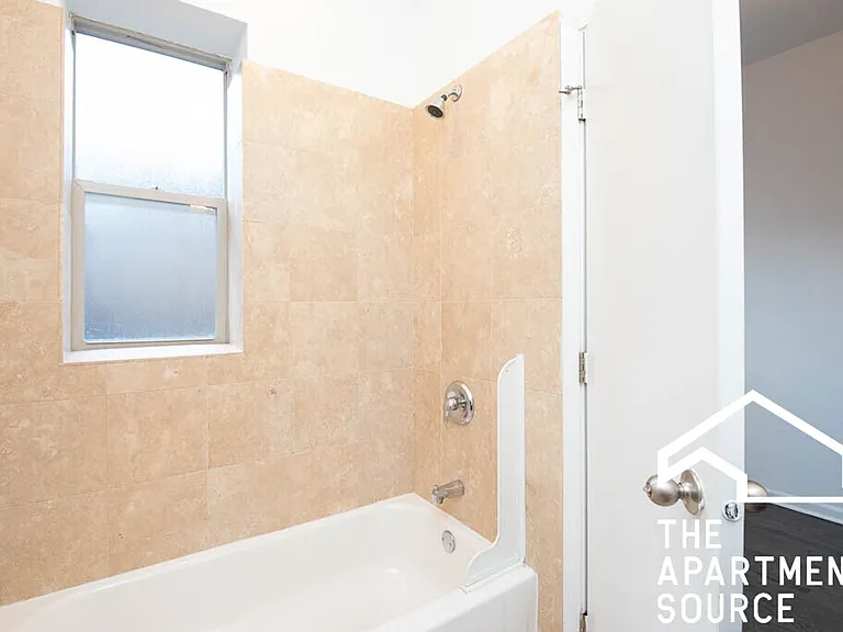 5054 N Winthrop Ave #208 — Photo 8