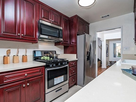 3rd image of 3049 Maine Ave #M