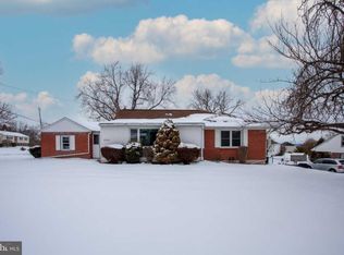 2701 N Charlotte St, Pottstown, PA 19464