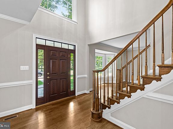 3rd image of 13870 Shelter Manor Dr