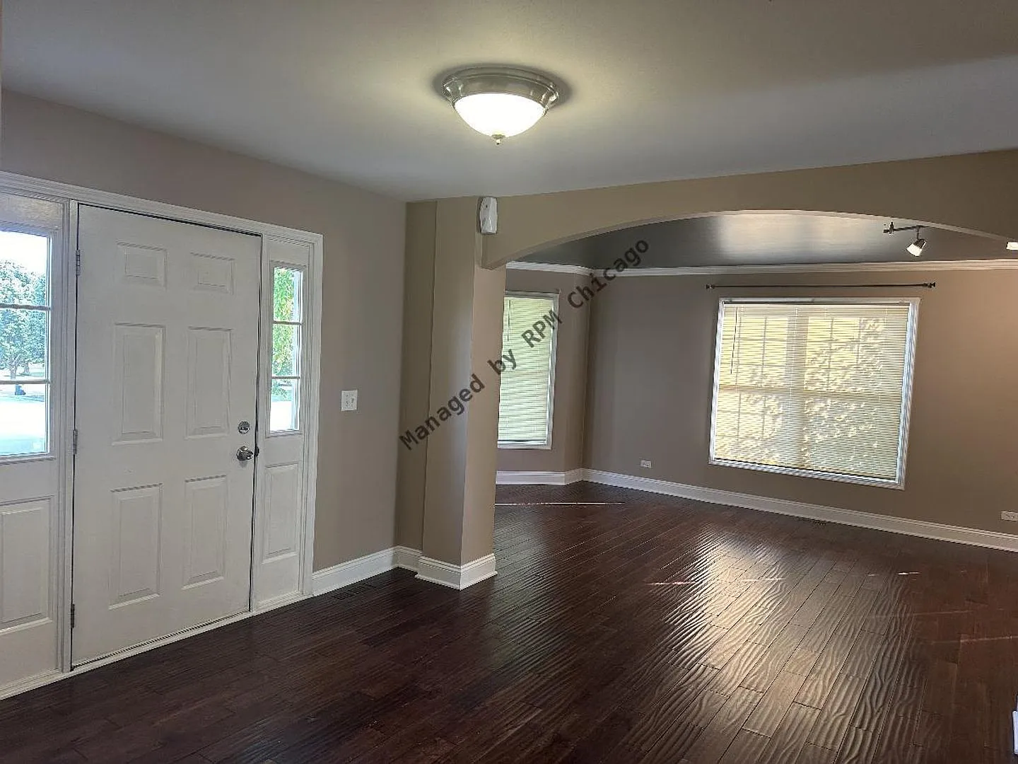 5490 Fox Path Ln Hoffman Estates, IL 60192 — Photo 2
