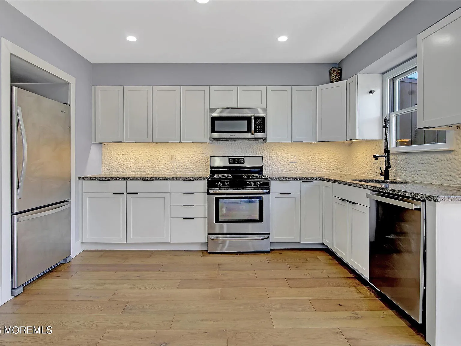 2 bed, 1.5 bath, 1726 sqft, $3,500 — Photo 2