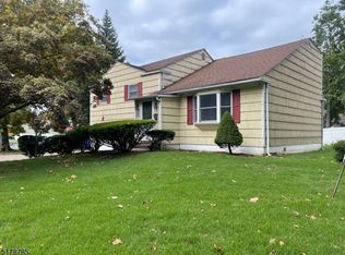 824 Amherst Rd, Linden, NJ 07036