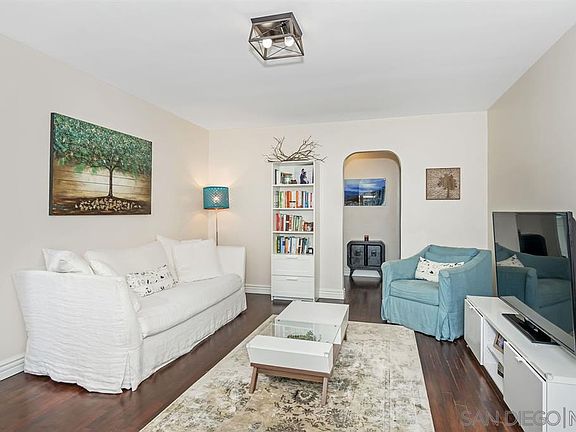 3rd image of 4015 Juniper St