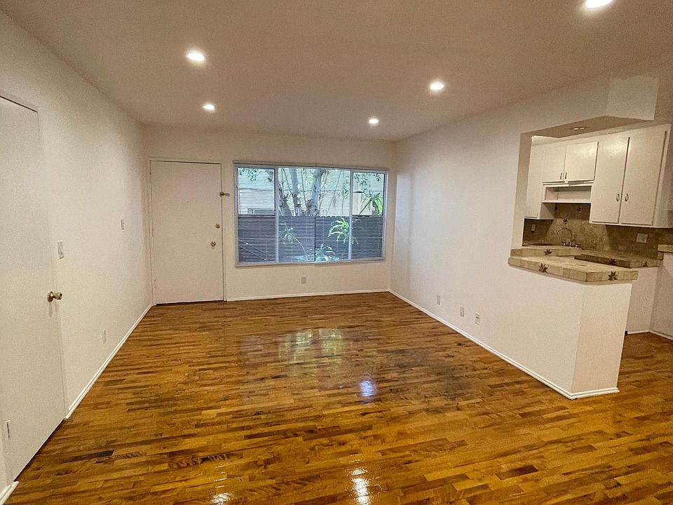 1st image of 550 N Flores St