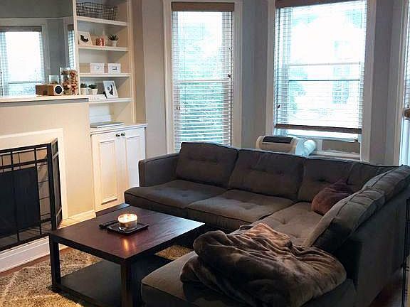 2nd image of 603 W Wellington Ave #2B