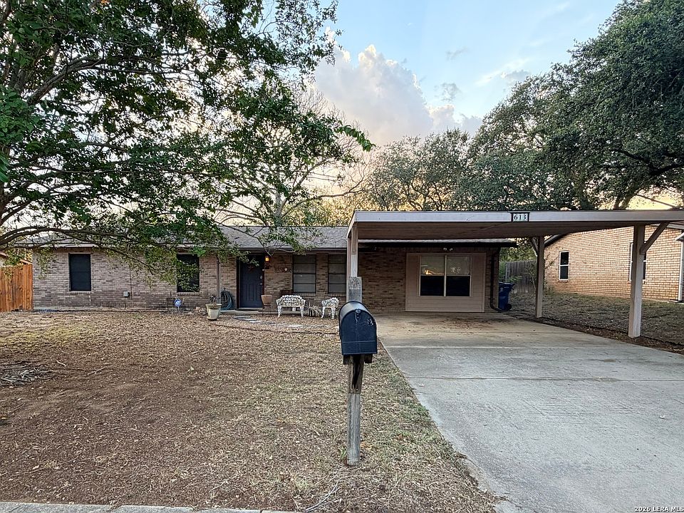 1st image of 613 VAL VERDE DR