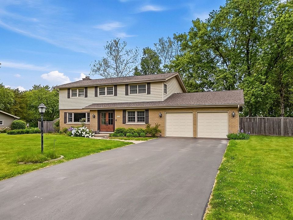 1st image of 28W118 Hillview Dr