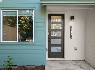 14894 NE Couch St #16, Portland, OR