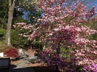 7 Paddock Ln, Lexington, MA 02421